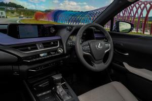 Lexus UX200 2019 года  (MY)